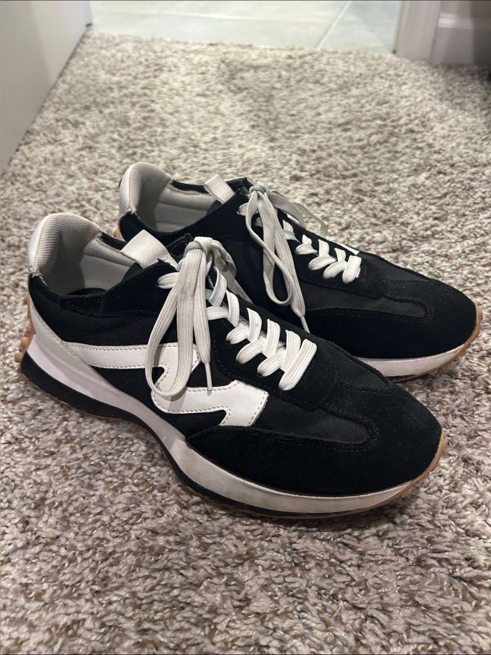Women’s Black and White Casual Sneakers